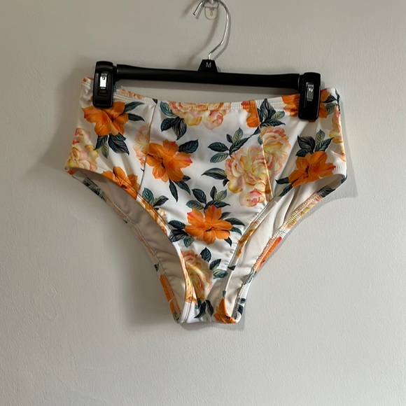 ‼️FINAL MARKDOWN ‼️ NWOT bikini bottoms - Picture 1 of 2